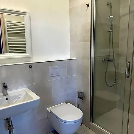 Zamek Jenisovice 3*