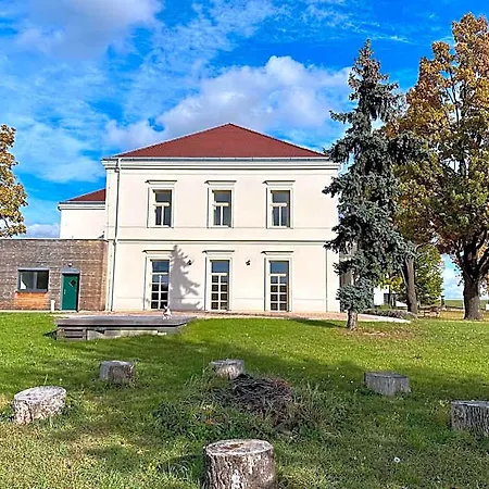 Hotel Zamek Jenisovice Mělník